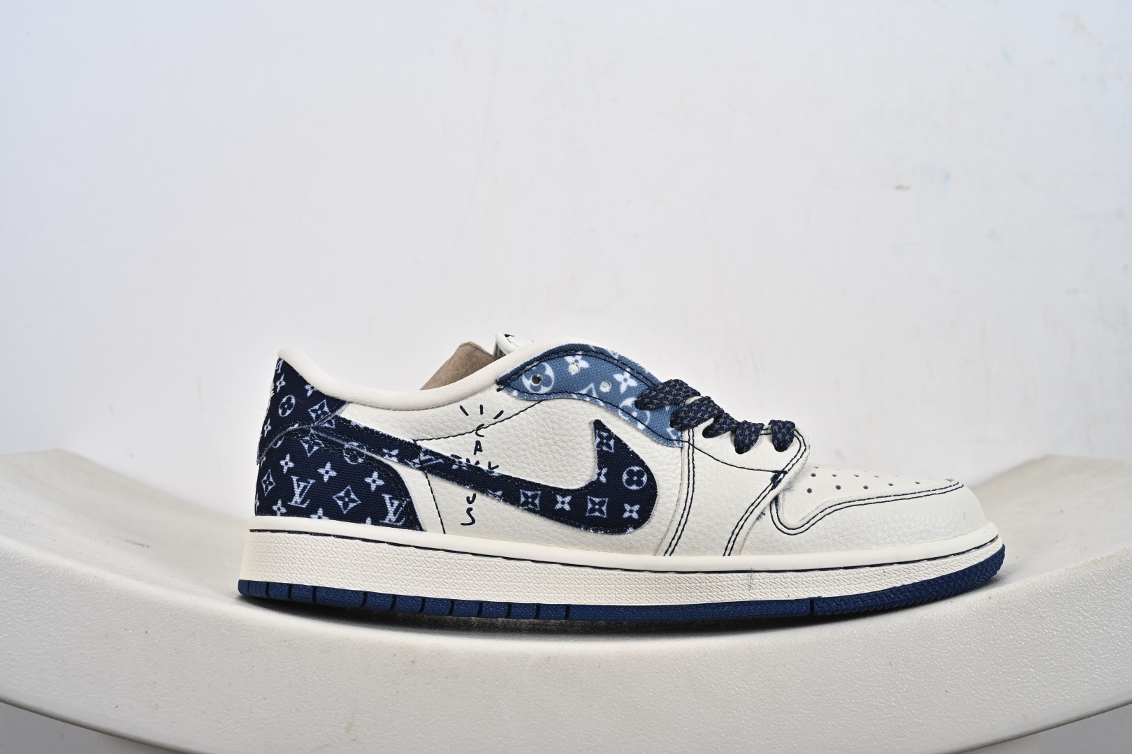 260 Louis Vuitton x Air Jordan 1 Low 水洗牛仔蓝印花 XD1979-002