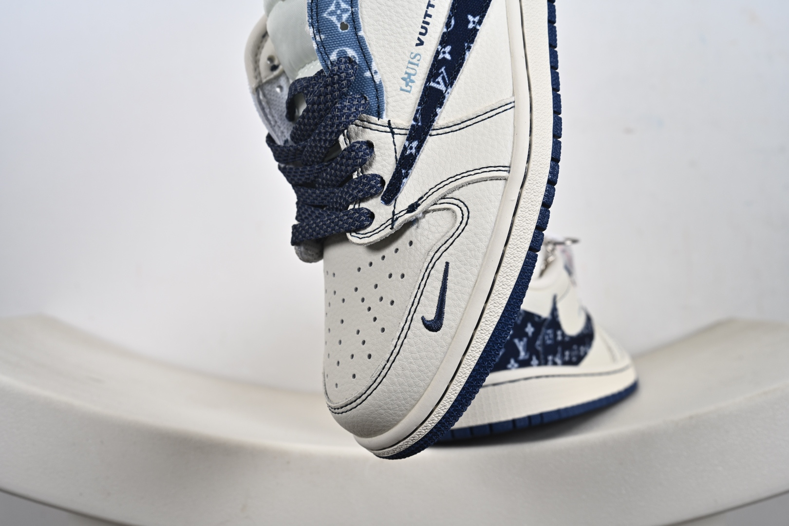 260 Louis Vuitton x Air Jordan 1 Low 水洗牛仔蓝印花 XD1979-002