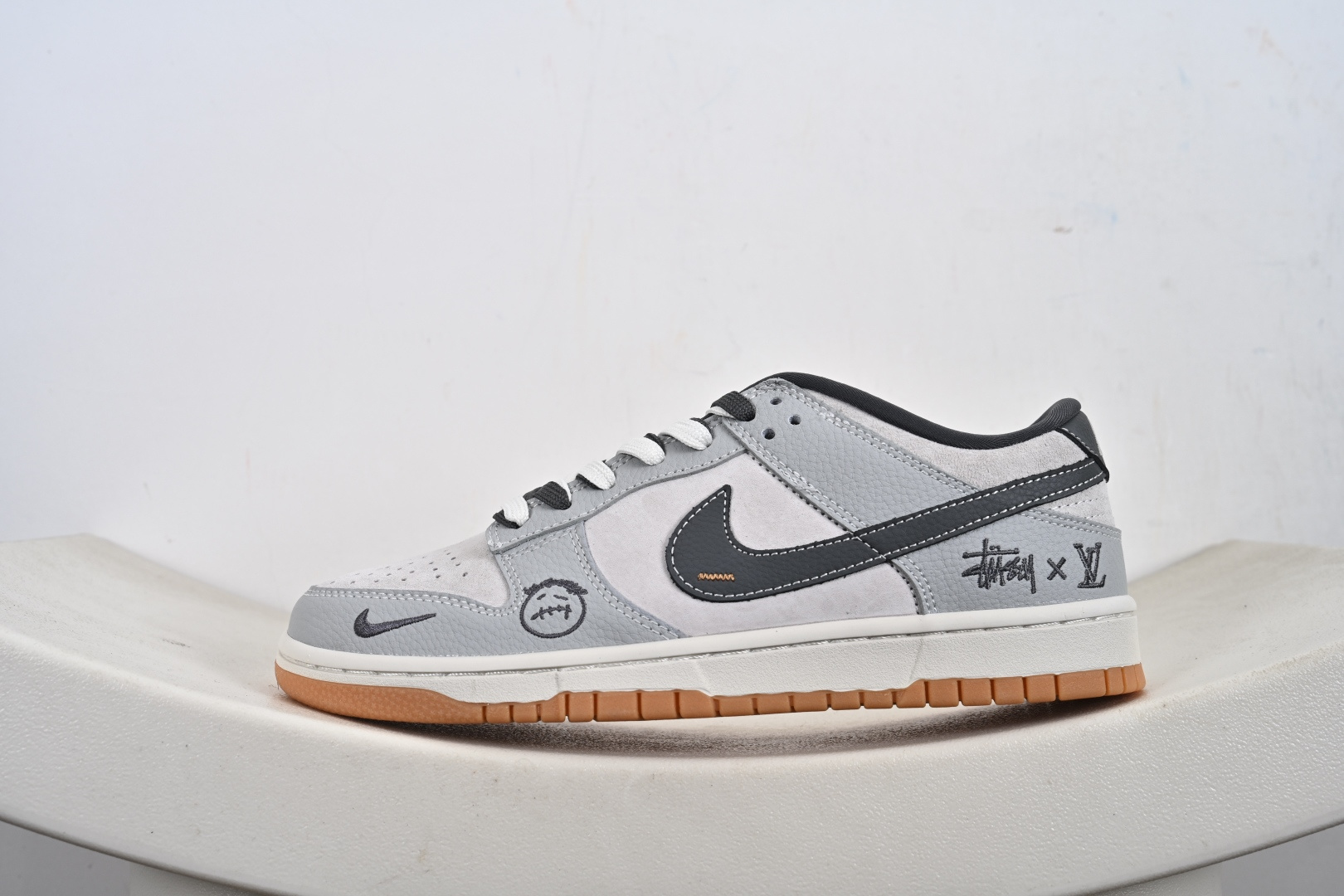 260 定制版 Nike SB Dunk Low 联名 石墨灰 高端定制 低帮休闲板鞋 SG6688-006