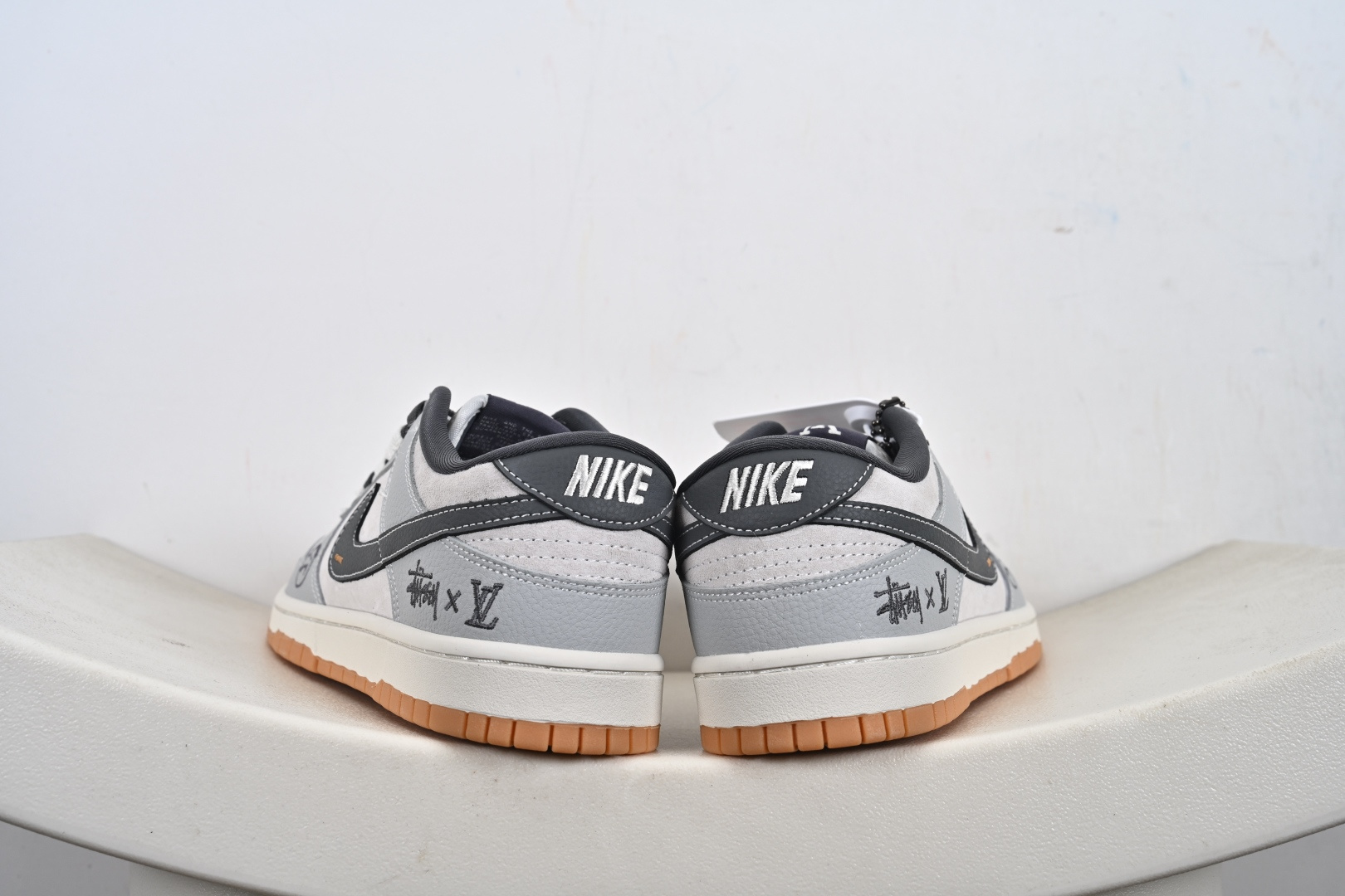 260 定制版 Nike SB Dunk Low 联名 石墨灰 高端定制 低帮休闲板鞋 SG6688-006