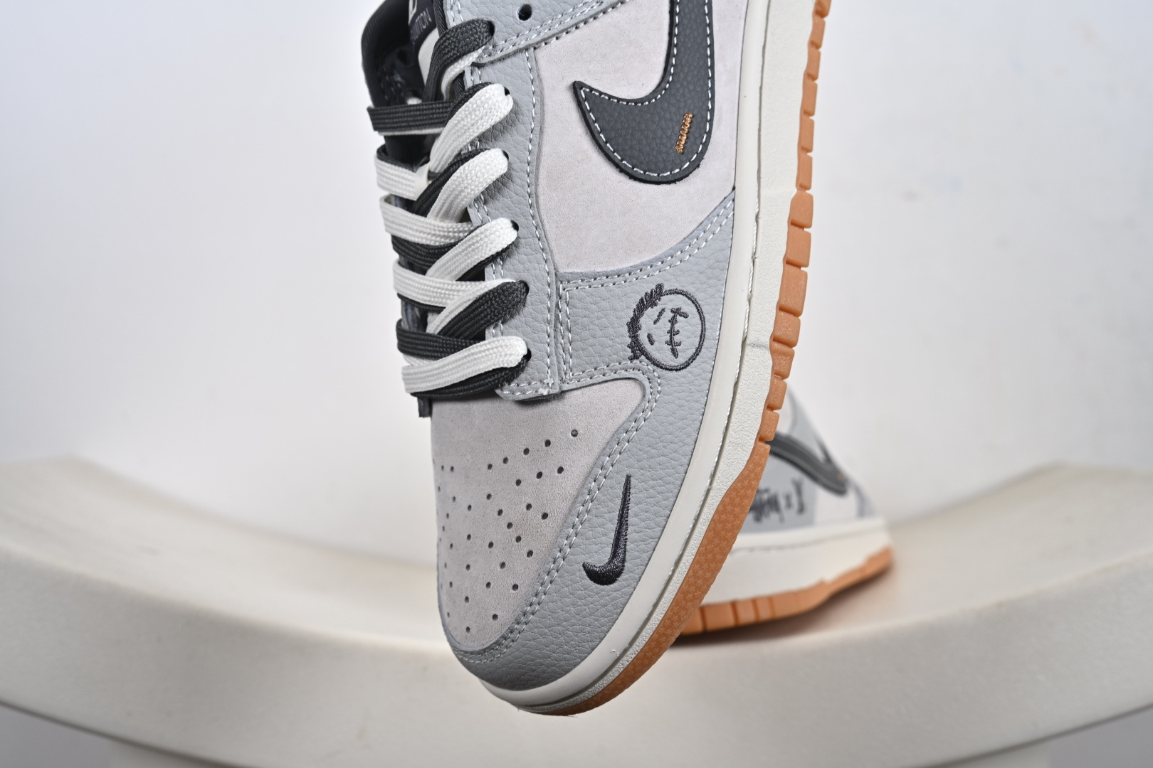 260 定制版 Nike SB Dunk Low 联名 石墨灰 高端定制 低帮休闲板鞋 SG6688-006