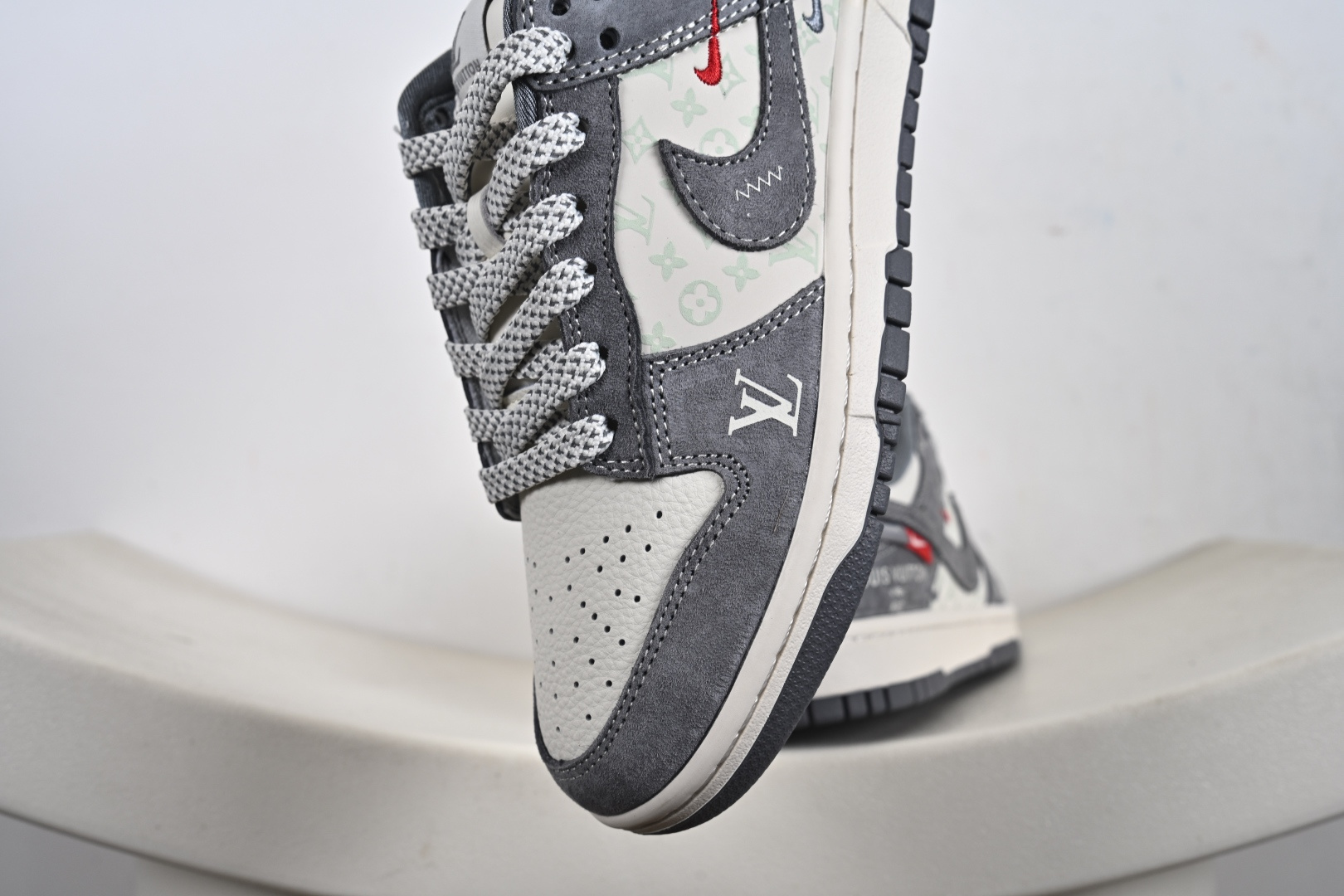 260 定制版 Dunk Low“联名——灰猪八红标” 周年高端定制 低帮休闲板鞋 CX5050-Y13