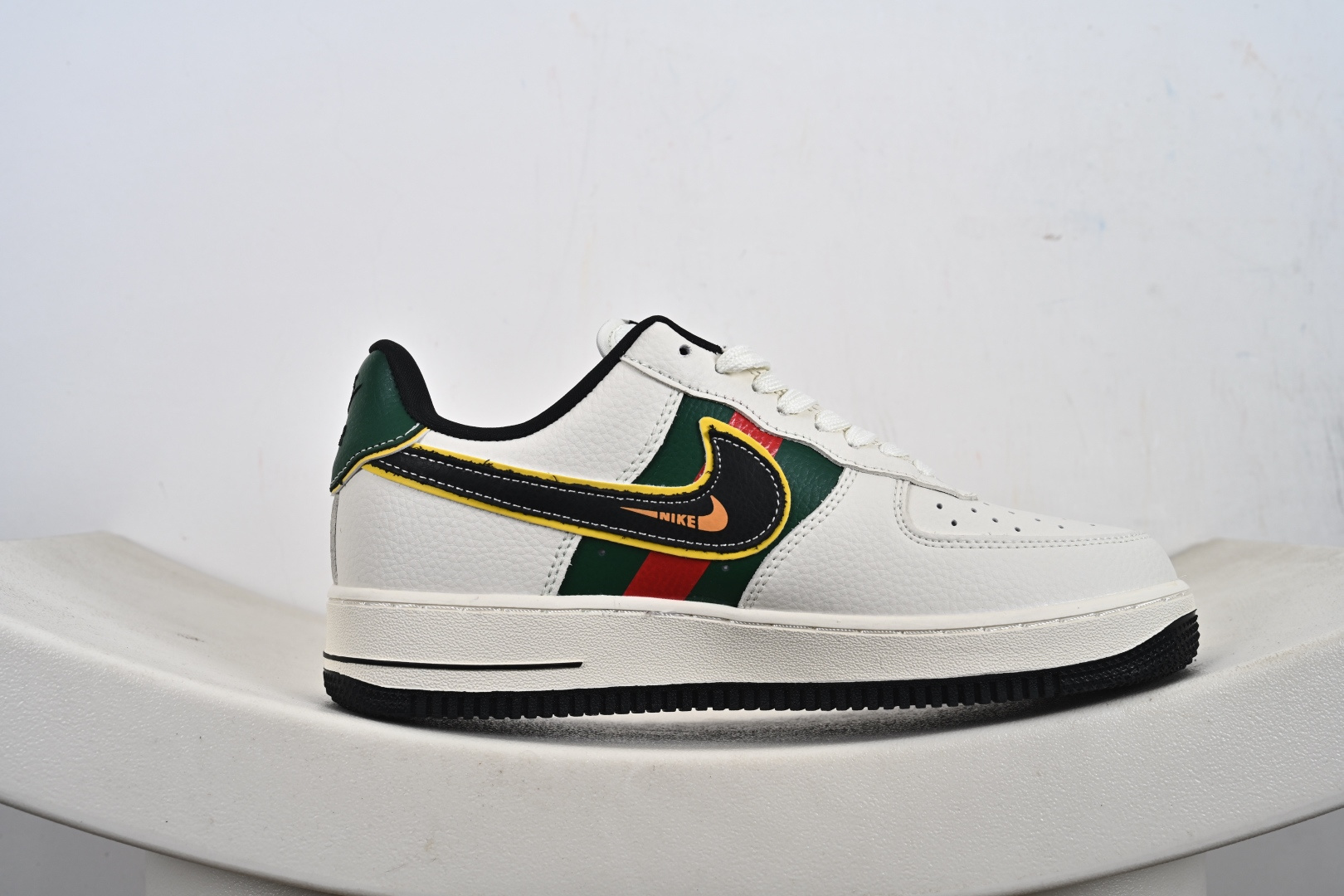 240 定制版 Air Force 1 '07 Low “古驰联名——米黑金边”空军一号 低帮 运动鞋 休闲鞋 DD1982-322