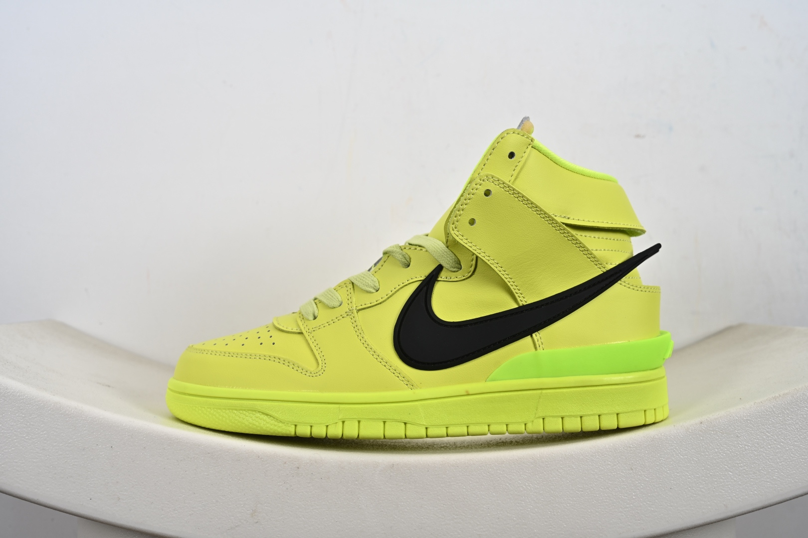 260 NIKE DUNK HI / AMBUSH 联名款黑白熊猫高帮休闲板鞋 CU7544-300