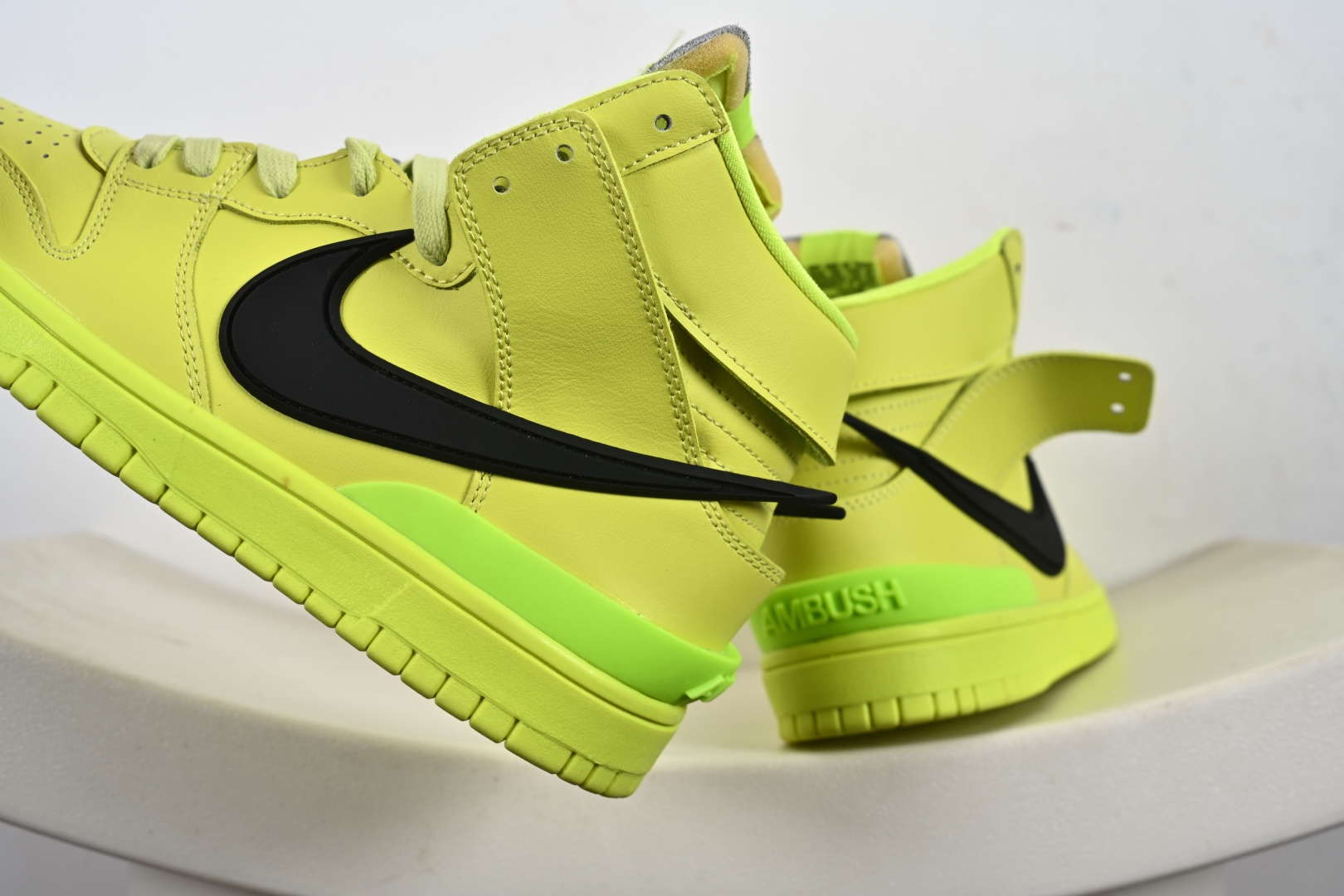 260 NIKE DUNK HI / AMBUSH 联名款黑白熊猫高帮休闲板鞋 CU7544-300