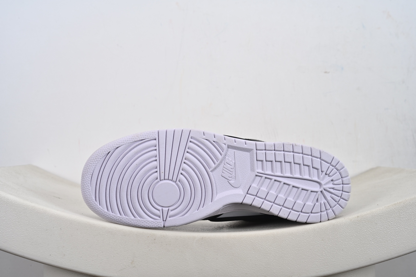 260 NIKE DUNK HI / AMBUSH 联名款黑白熊猫高帮休闲板鞋 CU7544-300 LF2428-001