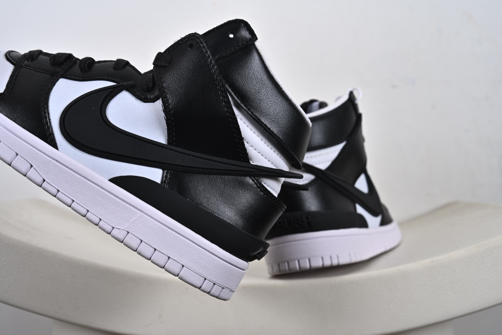 260 NIKE DUNK HI / AMBUSH 联名款黑白熊猫高帮休闲板鞋 CU7544-300 LF2428-001