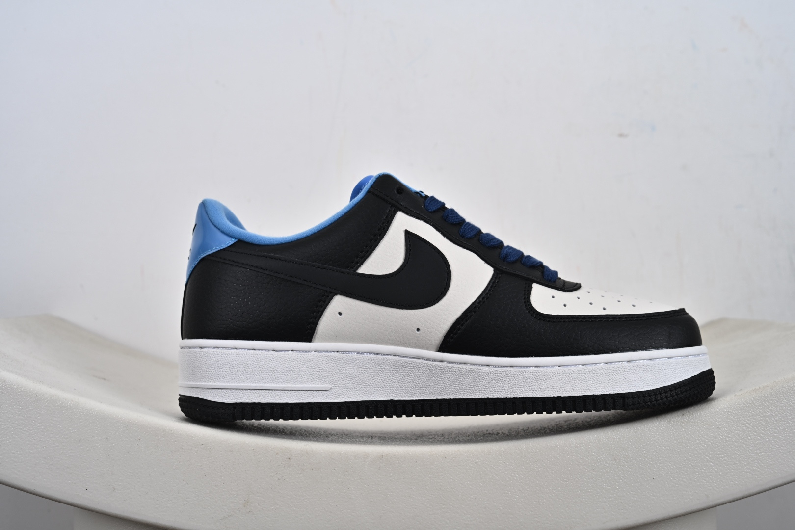 200 定制版 Nk Air Force 1‘07 Low 联名 空军一号低帮休闲板鞋 XJ9168-005