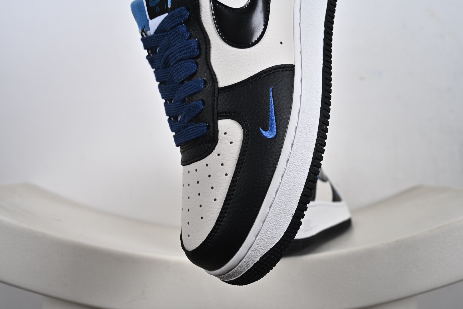 200 定制版 Nk Air Force 1‘07 Low 联名 空军一号低帮休闲板鞋 XJ9168-005