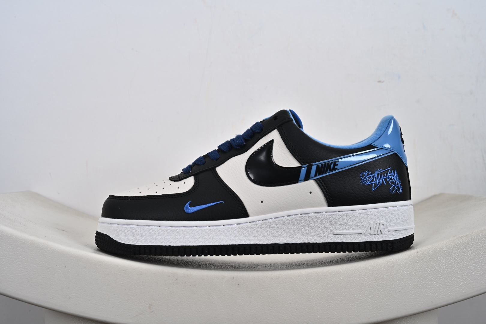 200 定制版 Nk Air Force 1‘07 Low 联名 空军一号低帮休闲板鞋 XJ9168-005