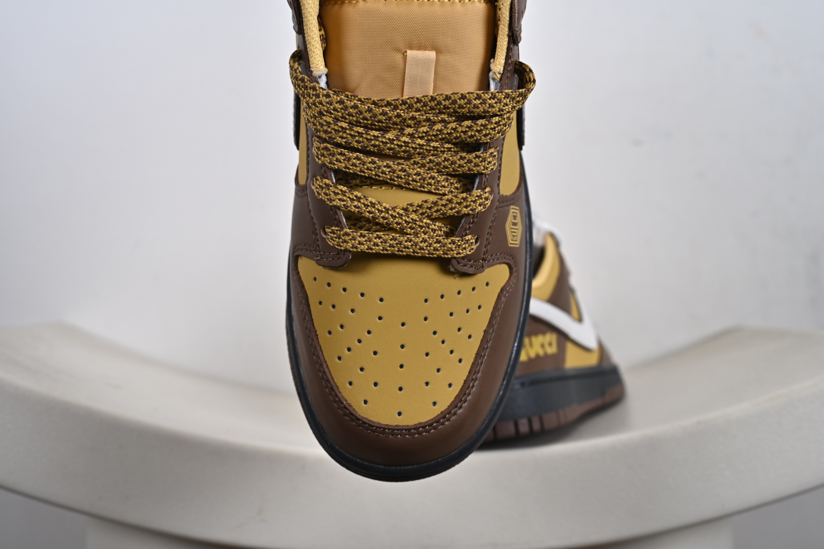 260 定制版 Dunk Low “古驰联名——双拼绿白勾” 高端定制 低帮休闲板鞋 DJ1988-001