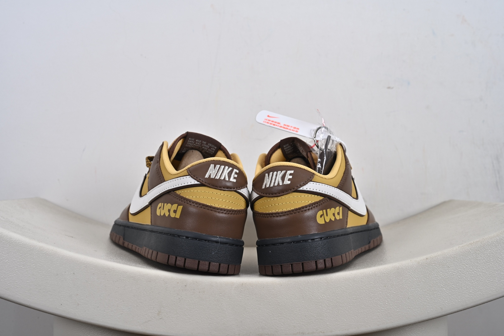 260 定制版 Dunk Low “古驰联名——双拼绿白勾” 高端定制 低帮休闲板鞋 DJ1988-001