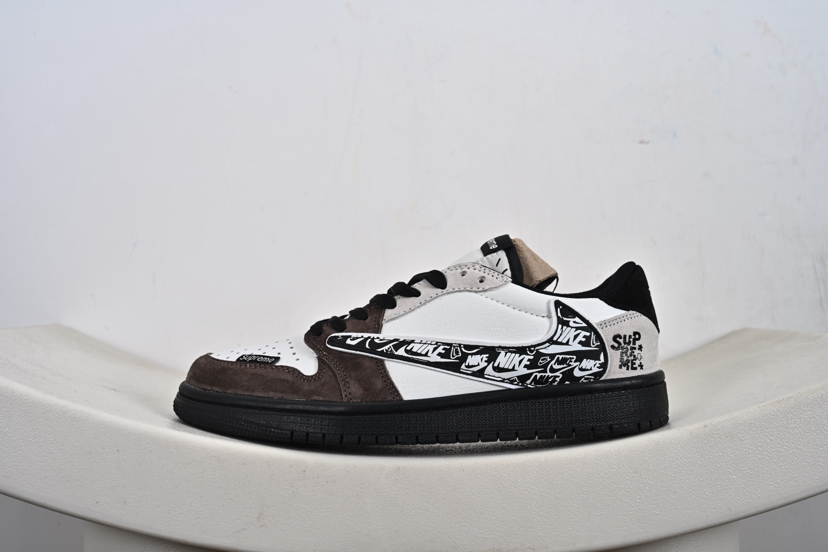 260 定制版 Travis Scott x Fragment Design x Jordan Air Jordan 1 Low SP “Supreme联名——棕黑花勾” DZ5899-032