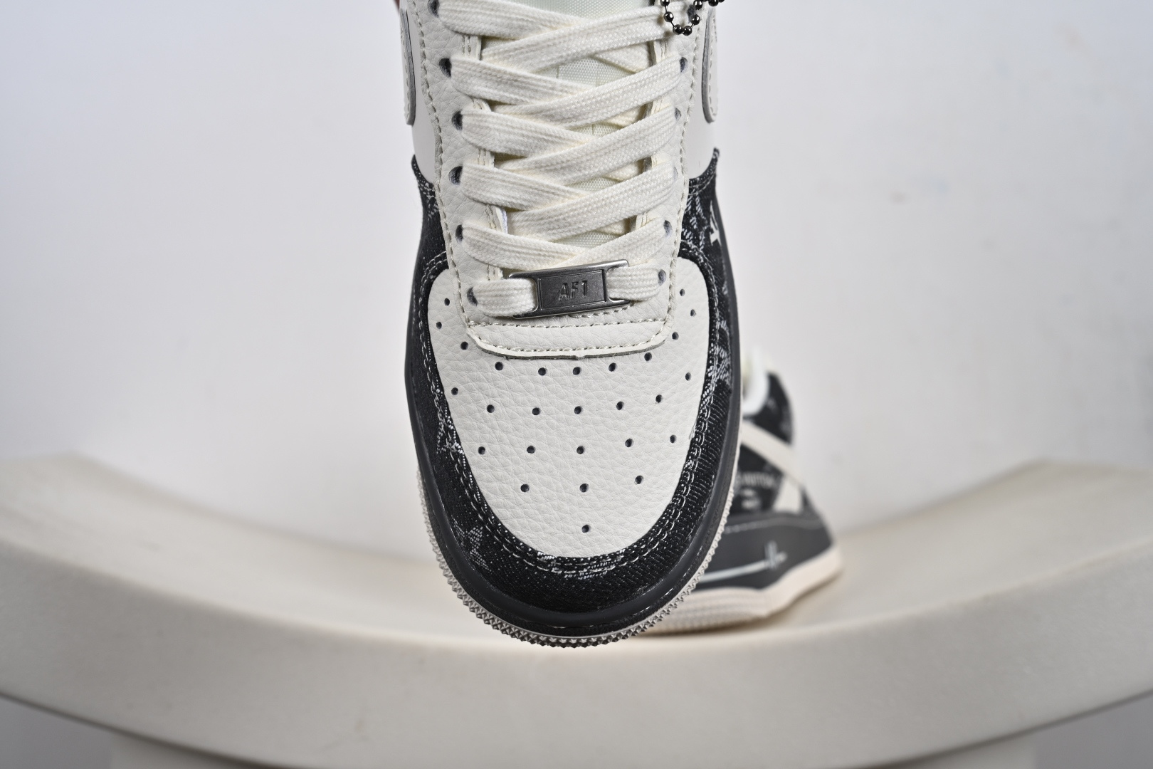 240 NIke Air Force 1 '07 Low “LV联名——米黑牛仔布”空军一号 低帮 运动鞋 休闲鞋 SM6668-110