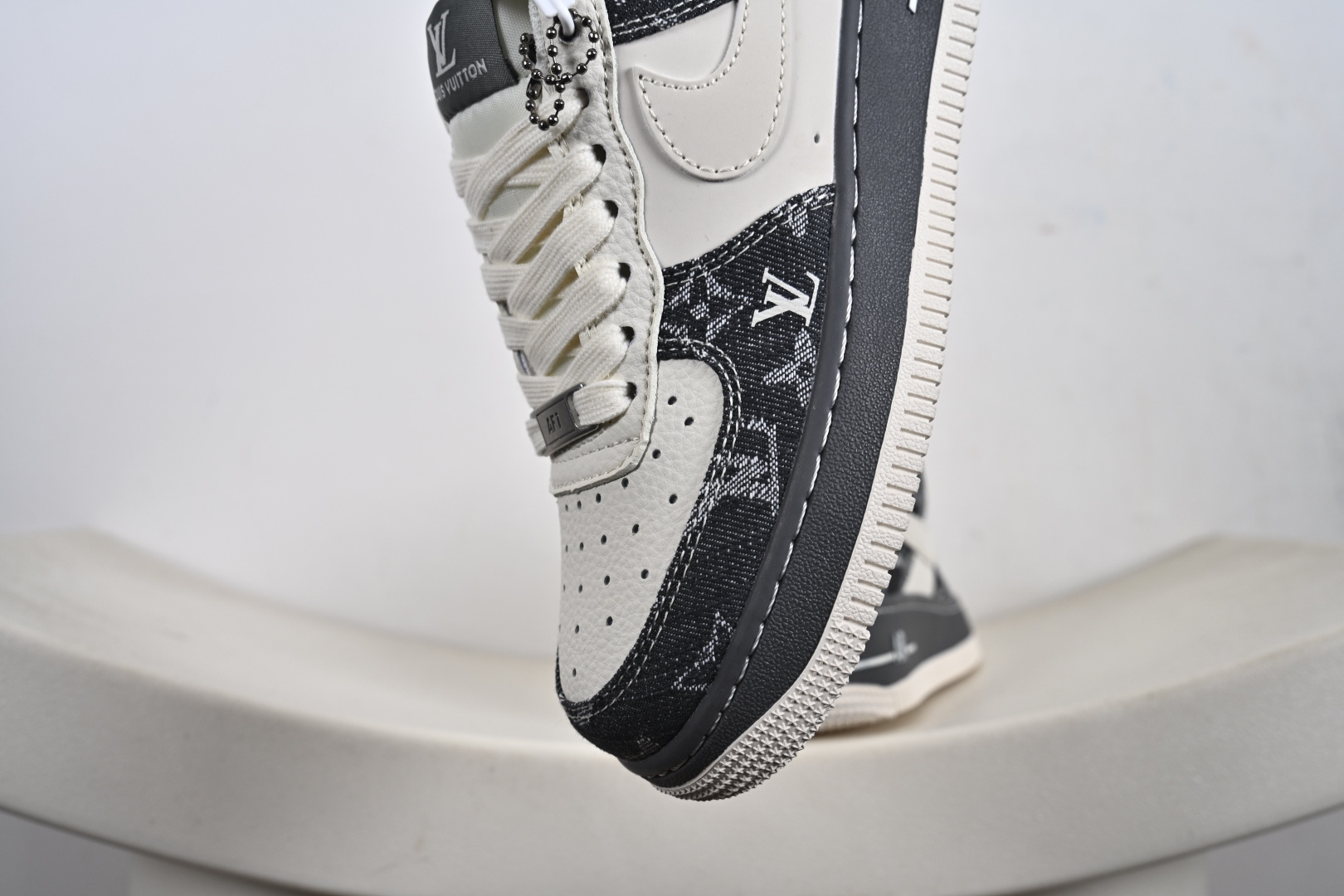 240 NIke Air Force 1 '07 Low “LV联名——米黑牛仔布”空军一号 低帮 运动鞋 休闲鞋 SM6668-110