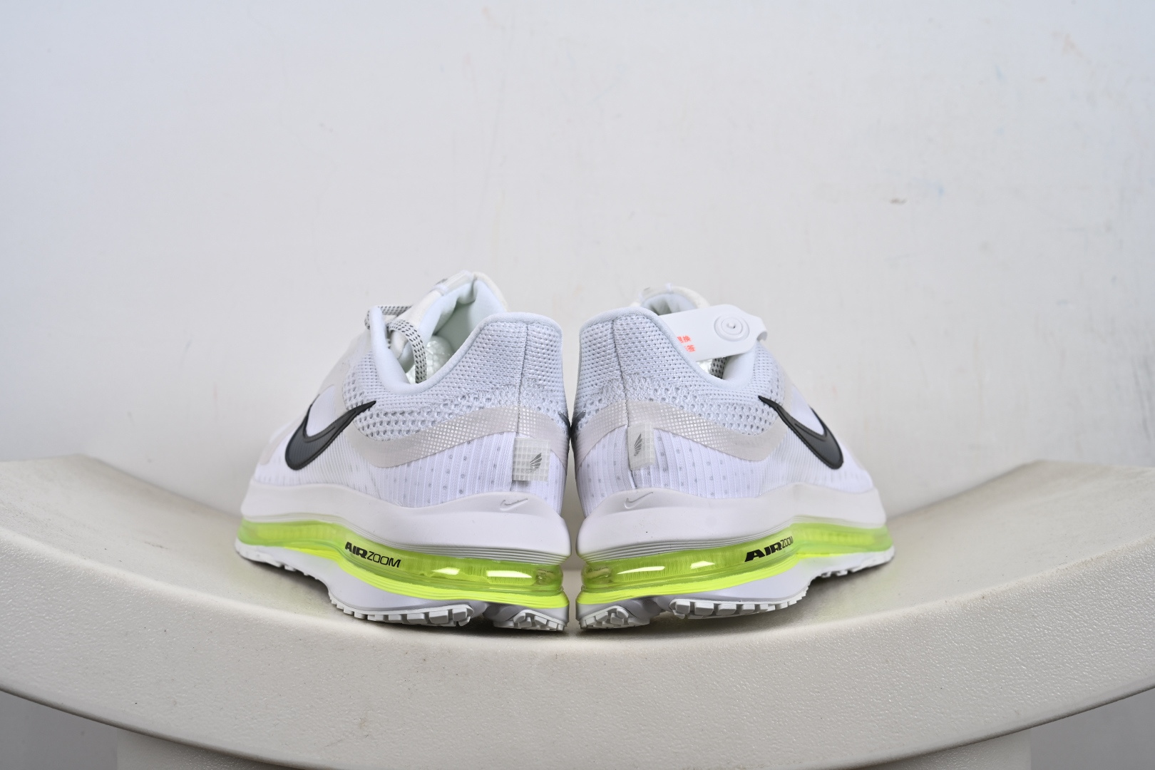 240 NIKE REGASUS PREMIUM 耐克 新款气垫缓震休闲跑步鞋 HQ2592-100