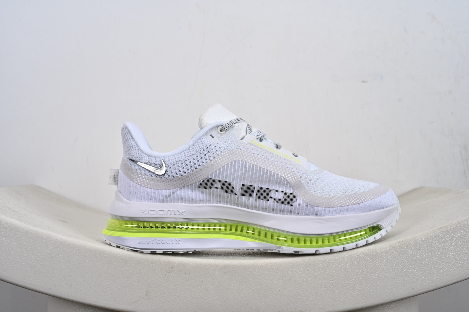 240 NIKE REGASUS PREMIUM 耐克 新款气垫缓震休闲跑步鞋 HQ2592-100