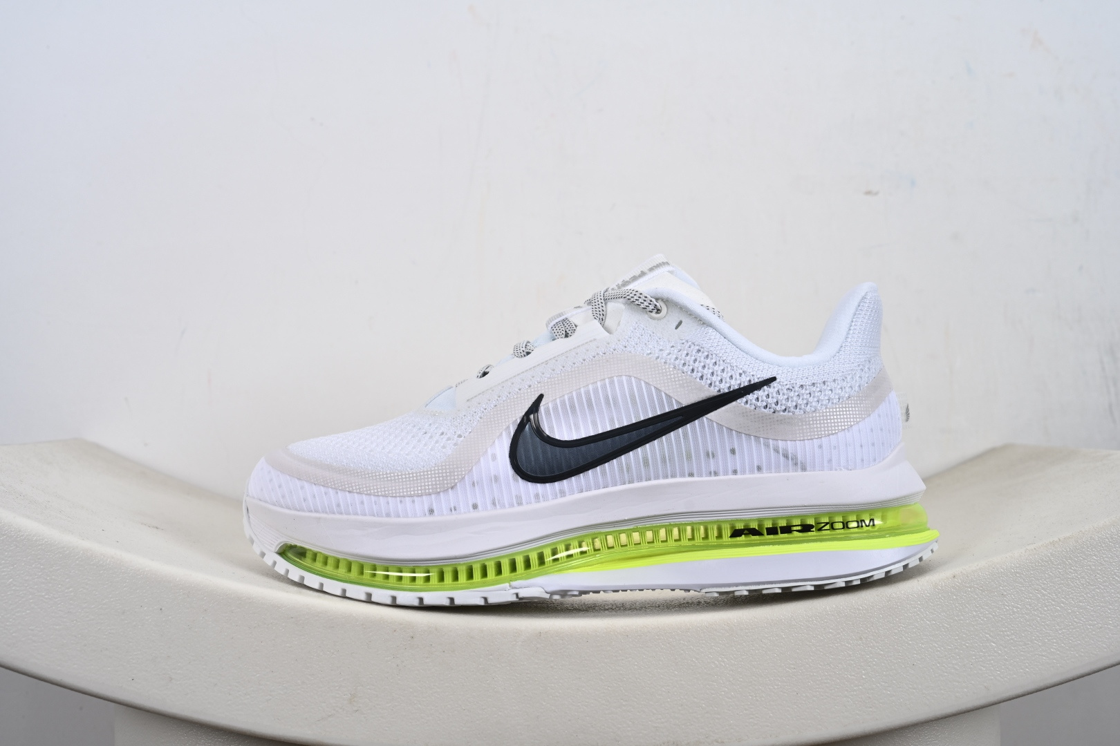 240 NIKE REGASUS PREMIUM 耐克 新款气垫缓震休闲跑步鞋 HQ2592-100