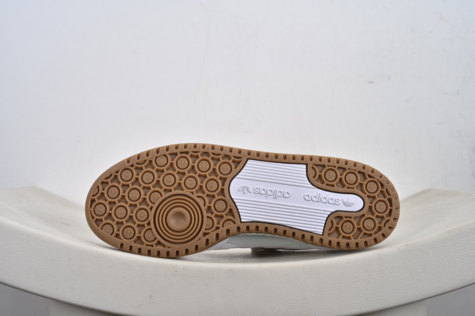 140 阿迪达斯 Adidas Forum Low 低帮百搭潮流休闲运动板鞋 HP9088