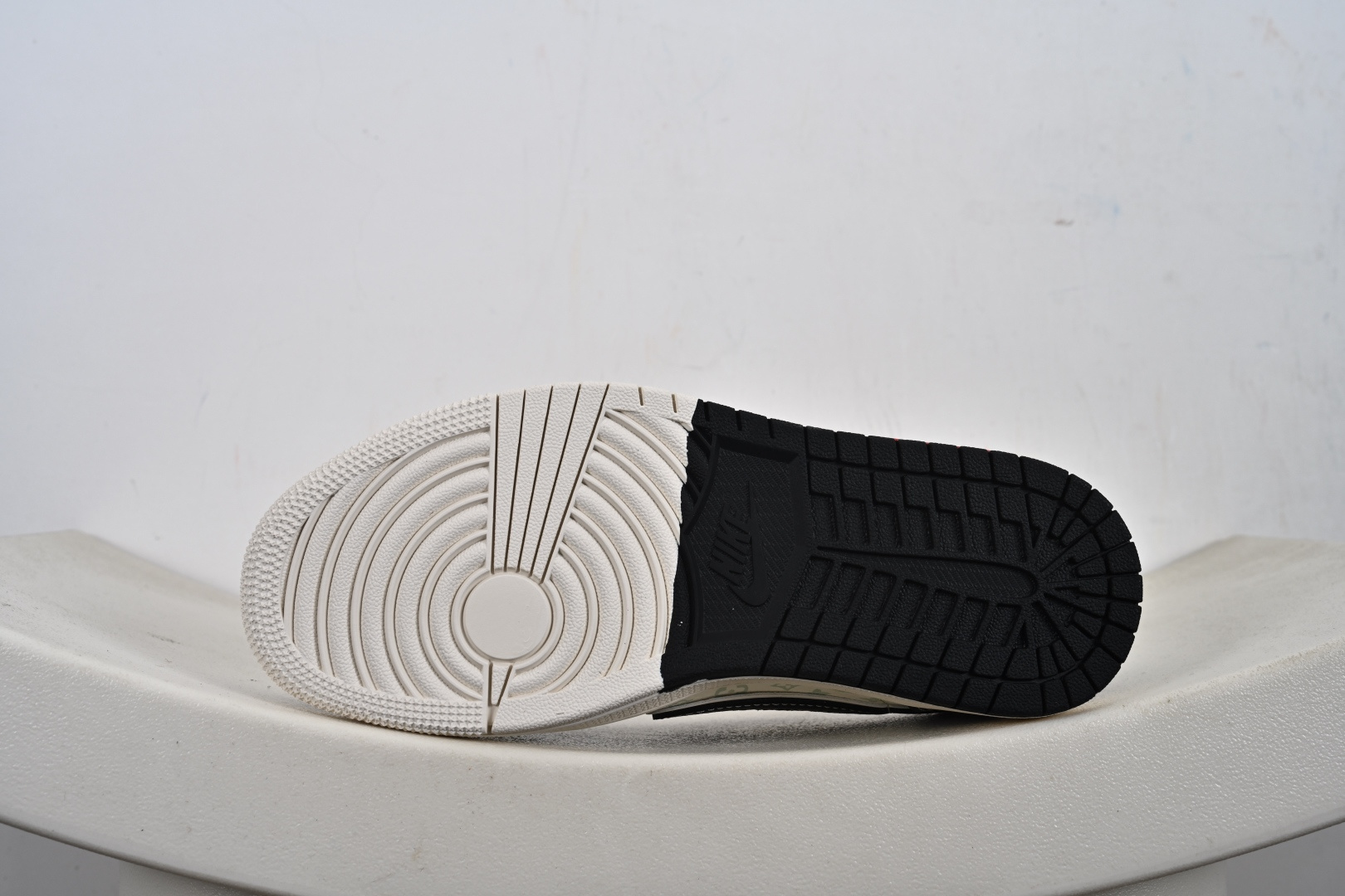 260 定制版 Travis Scott x Fragment Design x Air Jordan 1 Low SP AJ1 乔1LV联名 双拼黑荔纹 低帮文化休闲板鞋 DZ5899 CX5050-Y31