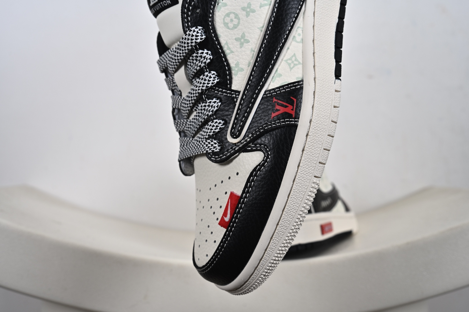 260 定制版 Travis Scott x Fragment Design x Air Jordan 1 Low SP AJ1 乔1LV联名 双拼黑荔纹 低帮文化休闲板鞋 DZ5899 CX5050-Y31