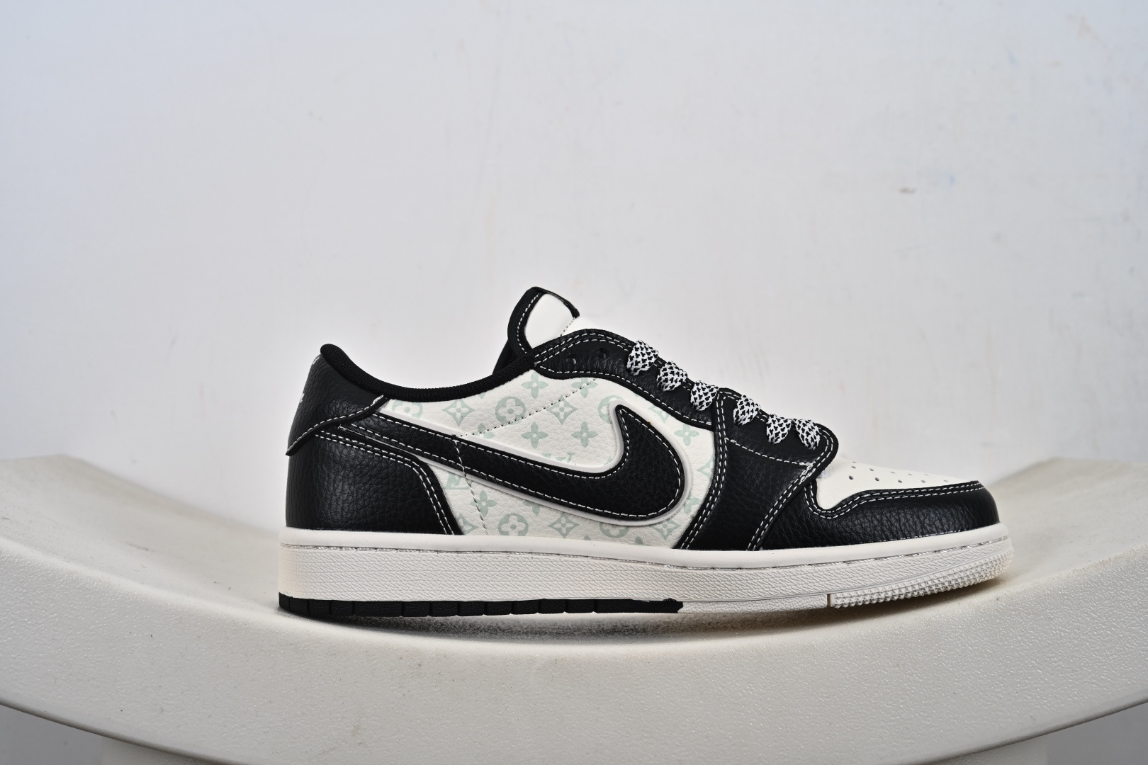 260 定制版 Travis Scott x Fragment Design x Air Jordan 1 Low SP AJ1 乔1LV联名 双拼黑荔纹 低帮文化休闲板鞋 DZ5899 CX5050-Y31