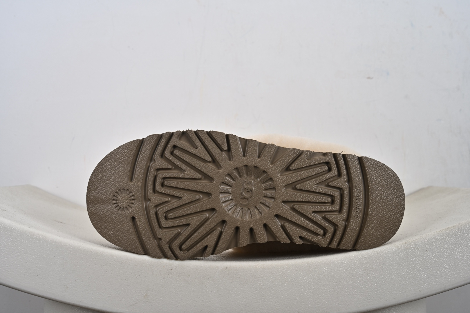 220 UGG W CLASSIC MINI HI 厚底款牛剖层革雪地靴 W/1171393-Chinese UA Cheap High Quatity Brand Clothes Bags handbags Sneakers wholesale wholesaler seller from China Factory suppliers Fashion Clothing Shoes best Quality Beautiful Price 220 UGG W CLASSIC MINI HI 厚底款牛剖层革雪地靴 W/1171393