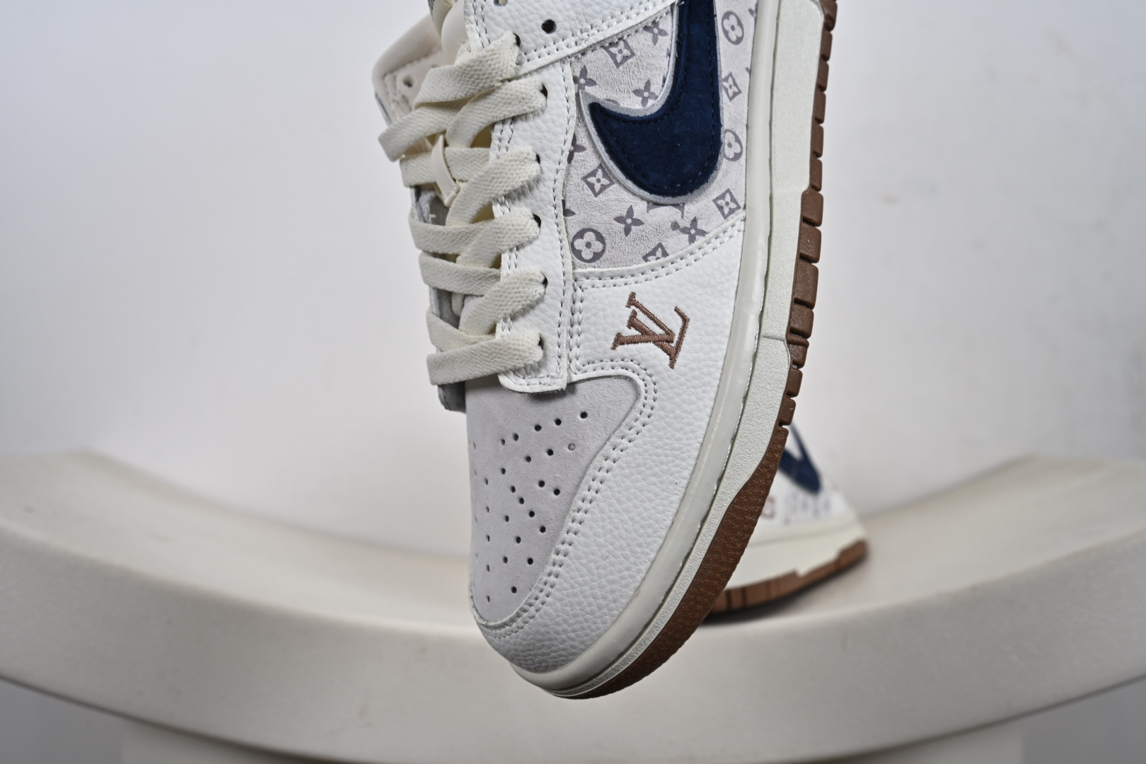 定制版 NK SB Dunk Low 低帮LV联名白棕深蓝勾印花 YF9511-907
