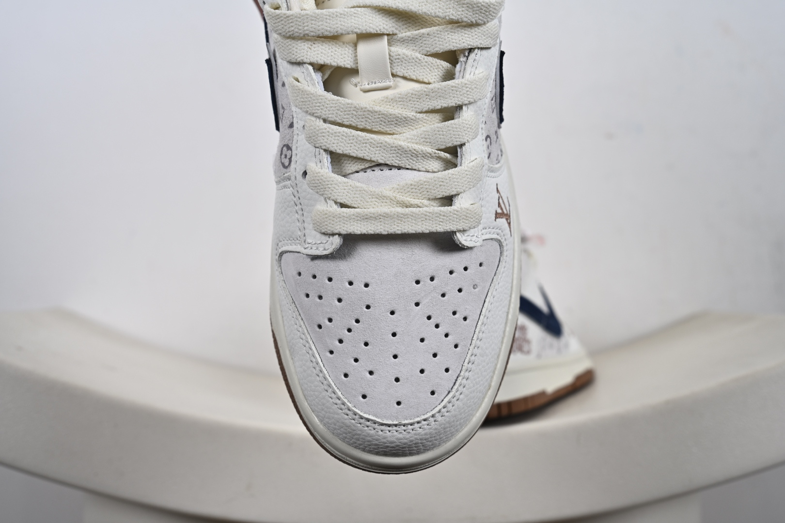定制版 NK SB Dunk Low 低帮LV联名白棕深蓝勾印花 YF9511-907