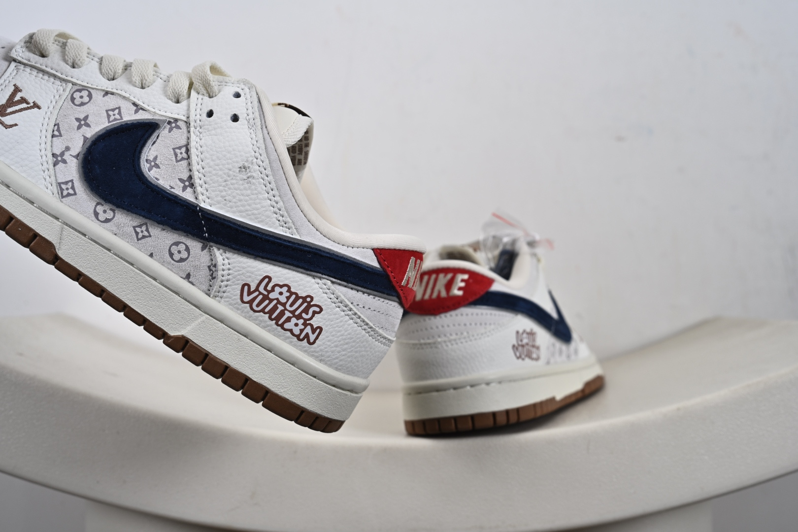 定制版 NK SB Dunk Low 低帮LV联名白棕深蓝勾印花 YF9511-907