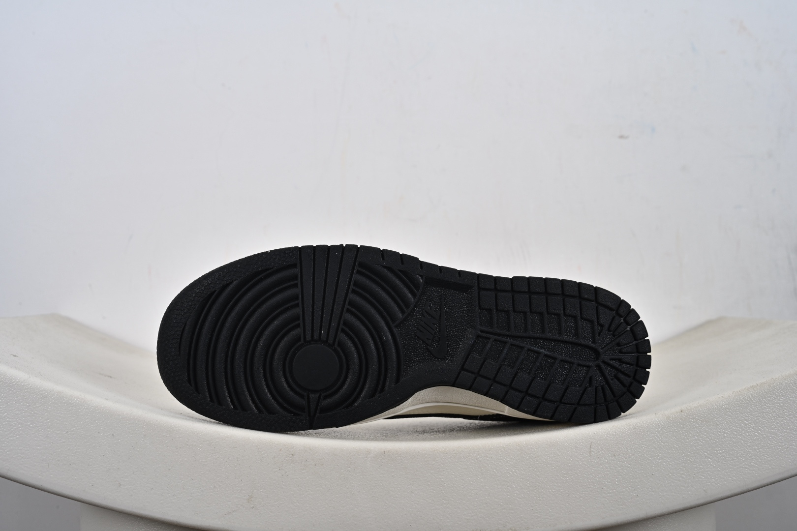 NIKE SB Dunk Low RETRO DS6608-016