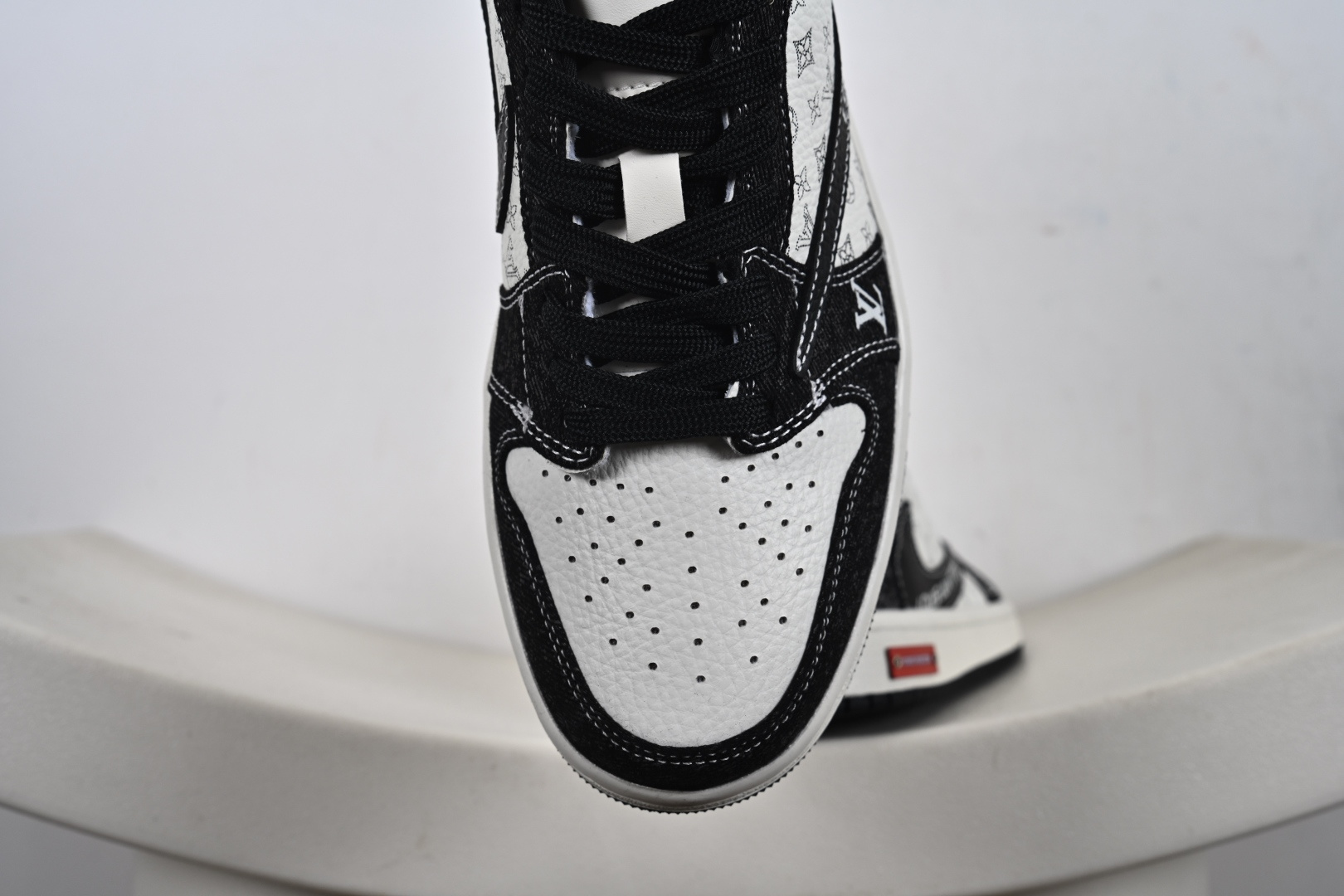 260 定制版 Travis Scott x Fragment Design x Air Jordan 1 Low SP AJ1 乔1LV联名 白黑牛仔 低帮文化休闲板鞋 SC0601-054