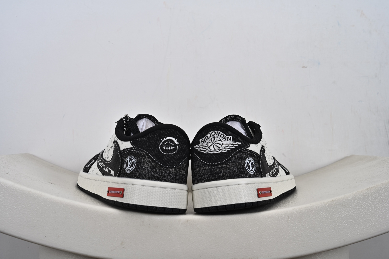 260 定制版 Travis Scott x Fragment Design x Air Jordan 1 Low SP AJ1 乔1LV联名 白黑牛仔 低帮文化休闲板鞋 SC0601-054