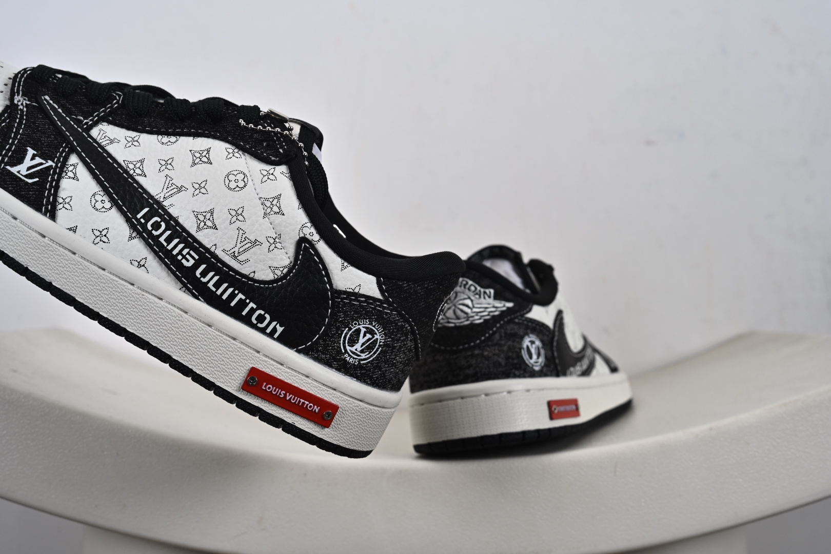 260 定制版 Travis Scott x Fragment Design x Air Jordan 1 Low SP AJ1 乔1LV联名 白黑牛仔 低帮文化休闲板鞋 SC0601-054