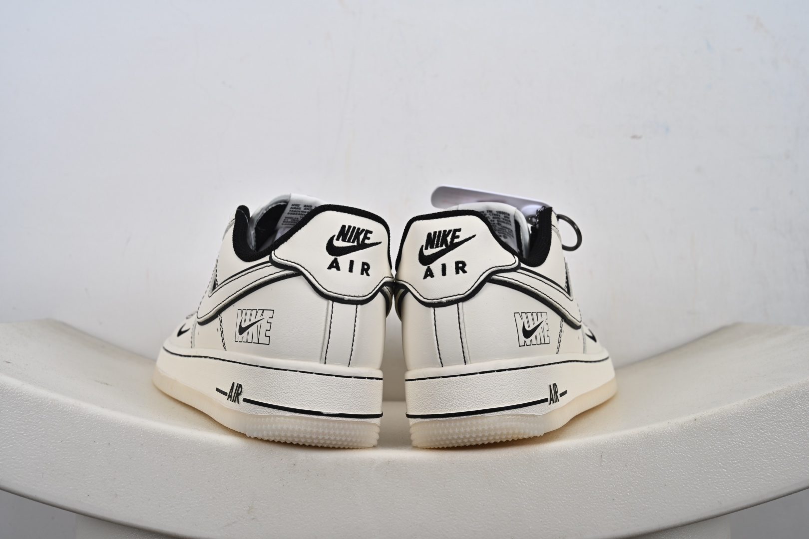 定制版 Air Force 1'07 Low 米黑兔八哥水晶底 空军一号低帮休闲板鞋 SM6668-115 定制版 Air Force 1'07 Low 米黑兔八哥水晶底 空军一号低帮休闲板鞋 SM6668-115