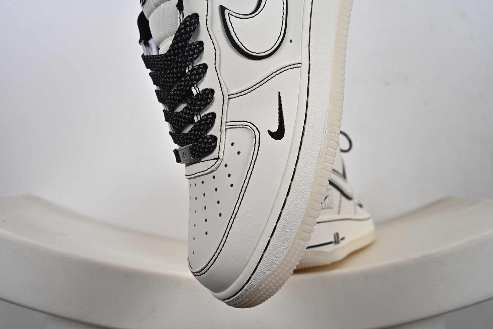 定制版 Air Force 1'07 Low 米黑兔八哥水晶底 空军一号低帮休闲板鞋 SM6668-115 定制版 Air Force 1'07 Low 米黑兔八哥水晶底 空军一号低帮休闲板鞋 SM6668-115