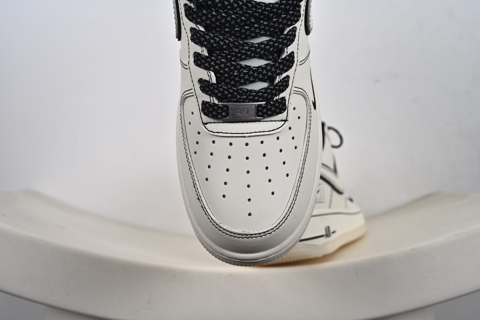 定制版 Air Force 1'07 Low 米黑兔八哥水晶底 空军一号低帮休闲板鞋 SM6668-115 定制版 Air Force 1'07 Low 米黑兔八哥水晶底 空军一号低帮休闲板鞋 SM6668-115