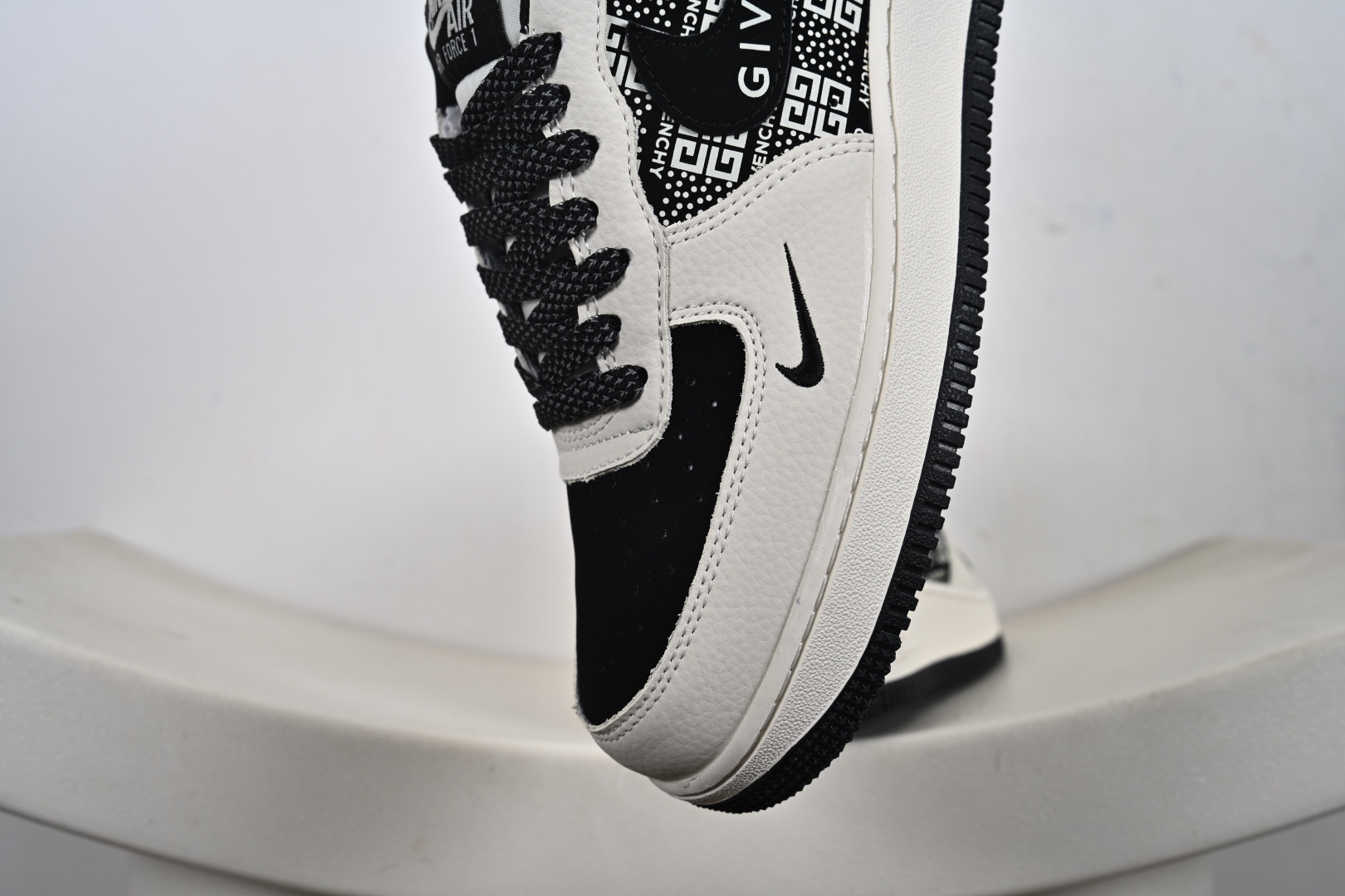 NIke Air Force 1 '07 Low 空军一号低帮 运动鞋 休闲鞋 KJ1688-021