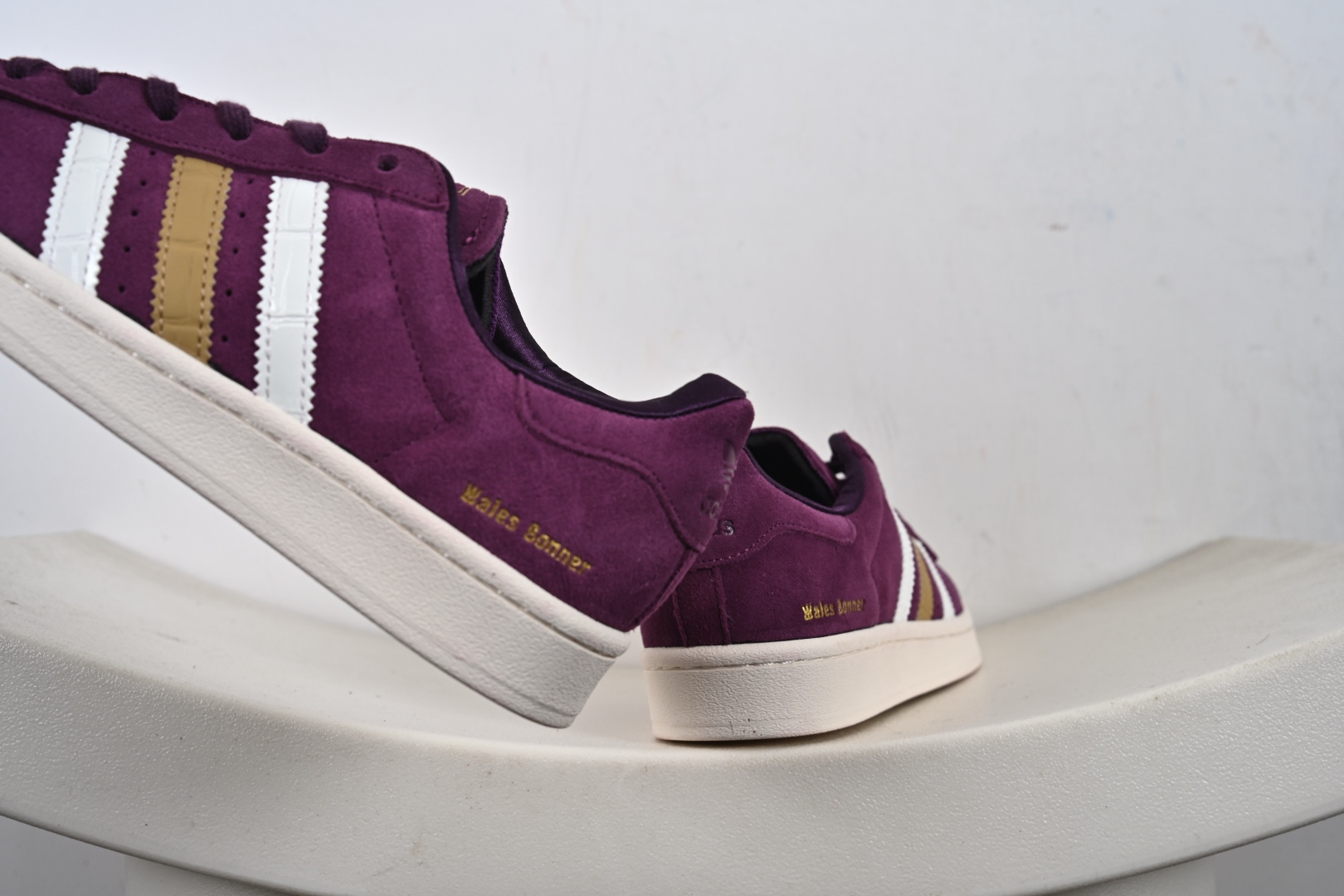 140 Adidas WB JABBAR 阿迪达斯柔软舒适防滑耐磨低帮板鞋 JR0271