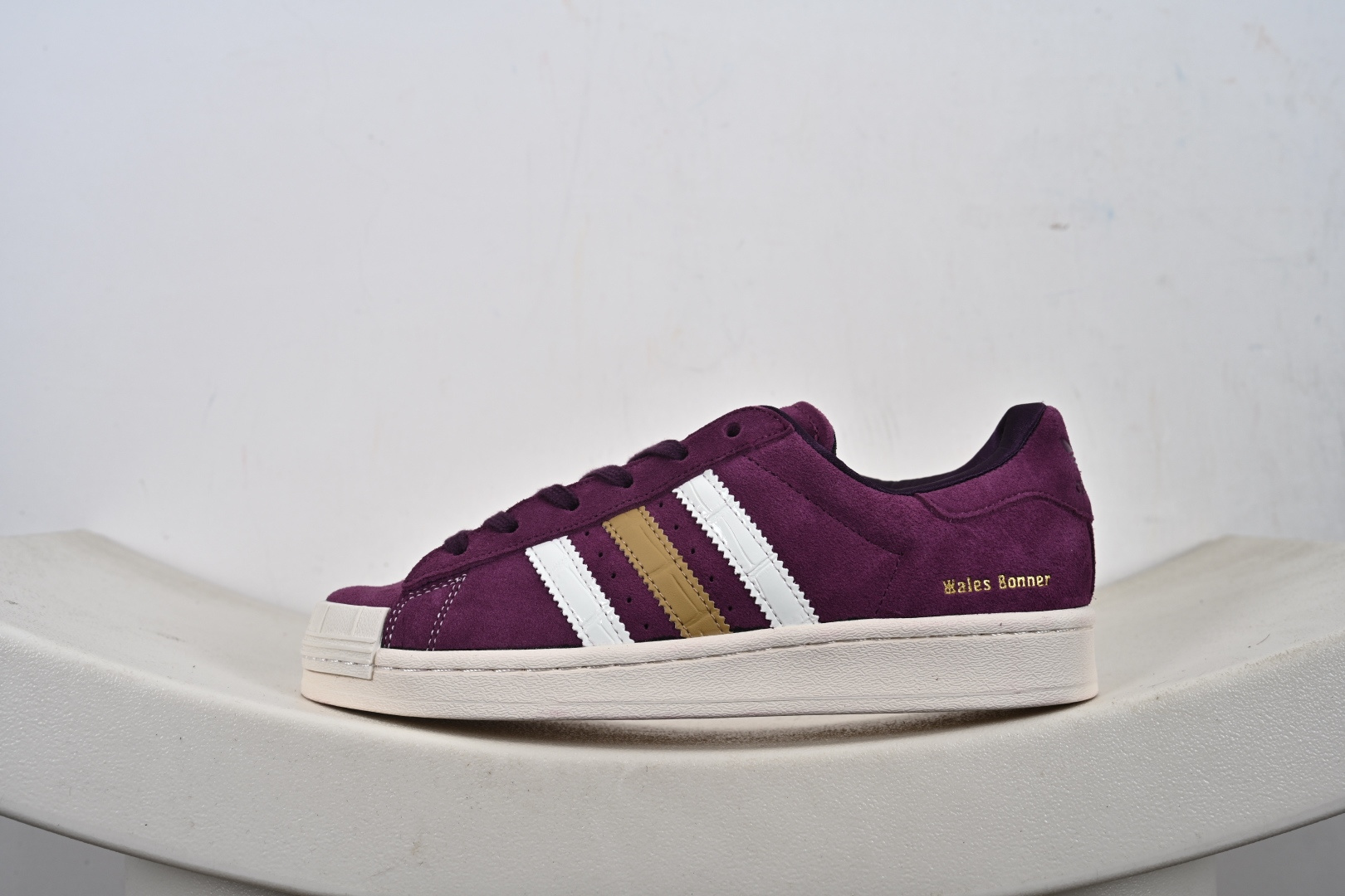 140 Adidas WB JABBAR 阿迪达斯柔软舒适防滑耐磨低帮板鞋 JR0271