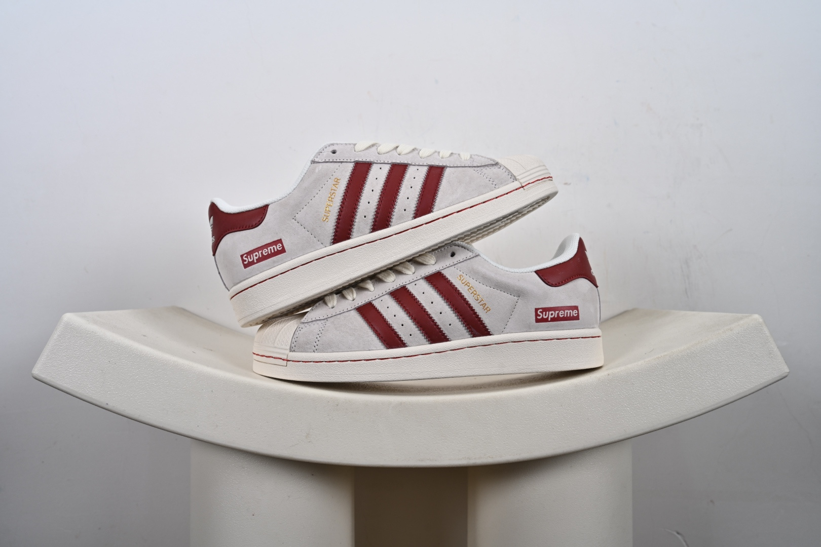 福利 支持放店 ️ ️ ️ AD Originals Superstar x Louis Vuitton 采用全新头层拼接皮革材质后跟采用特色3D立体印字 渠道正品订单 诠释市场最高工艺水平全鞋进口头层皮料打造区别市面普通真标版本,进出专柜无压力 货号:BZ2526、 Q2-E1