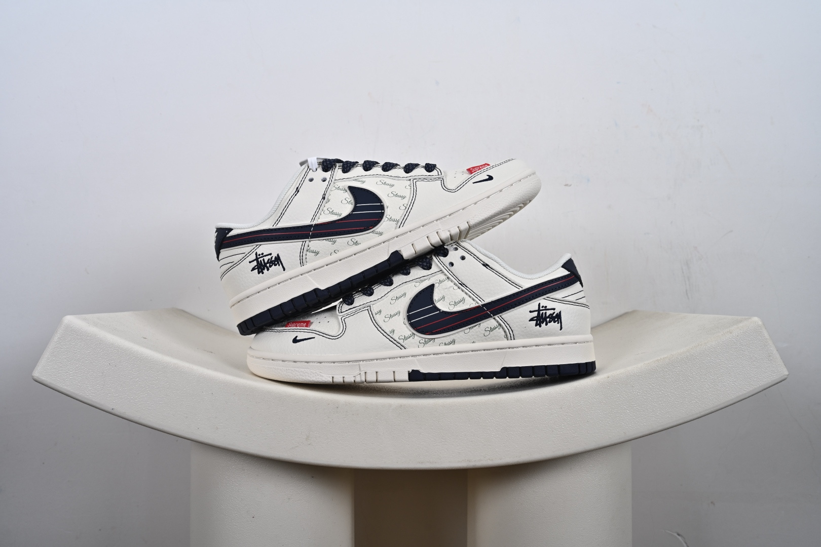 支持放店 海外爆款限量发售!Nike SB Dunk Low “Supreme联名 斯图西联名——双拼米蓝红线” 高端定制 低帮休闲板鞋 定制鞋盒 大厂纯原品质出货 超高清洁度 皮料切割干净无任何毛边 细节完美 货号:XS6089-532 T2-E5