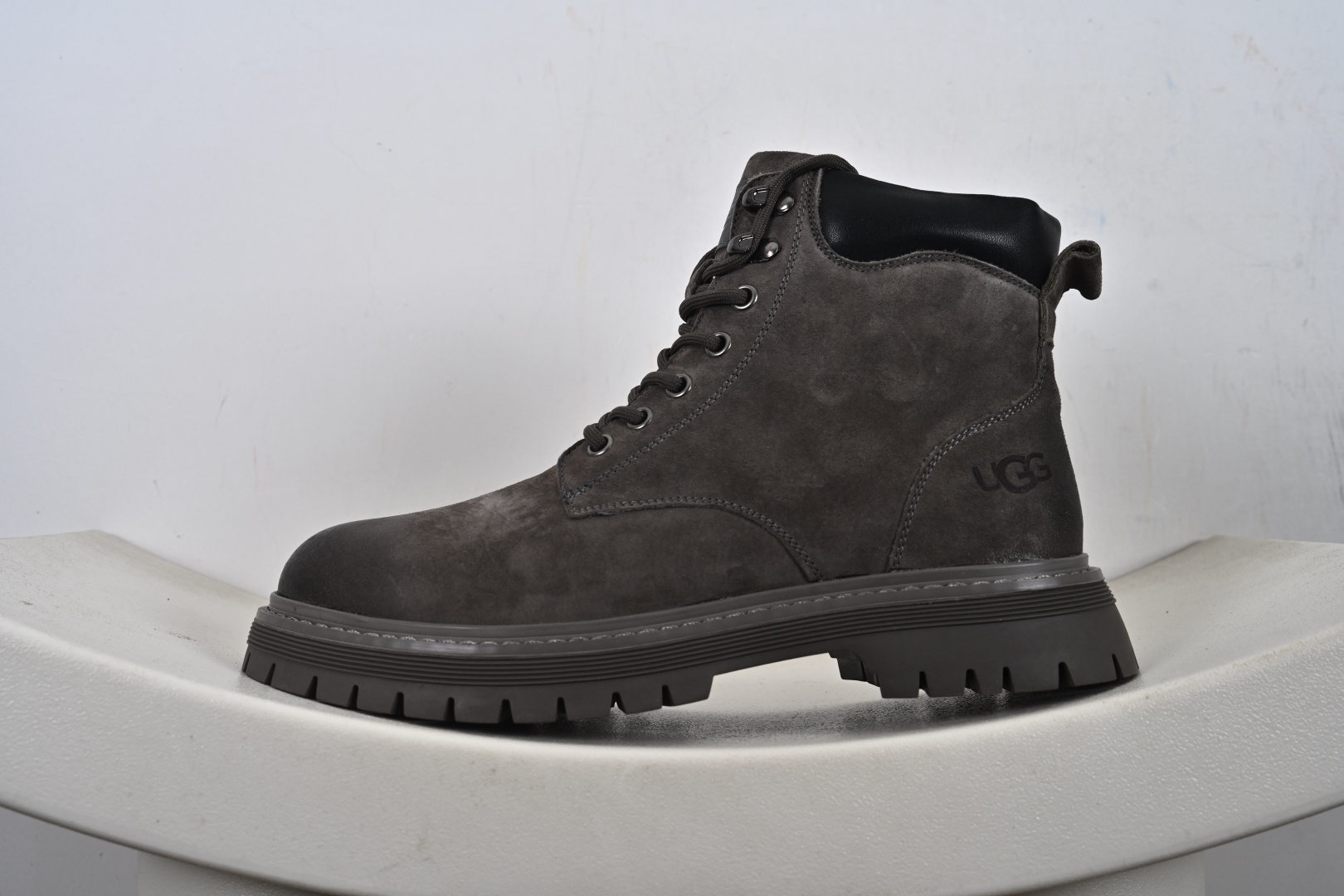 300 UGG Tasman Weather Hybrid U5666M 塔斯曼混合系列中帮轻量休闲马丁靴