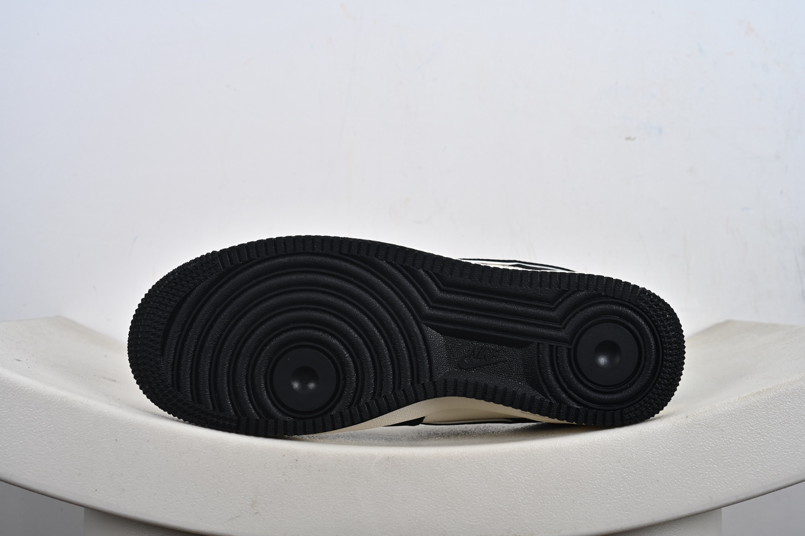 NIke Air Force 1 '07 Low 空军一号低帮 运动鞋 休闲鞋 KJ1688-024