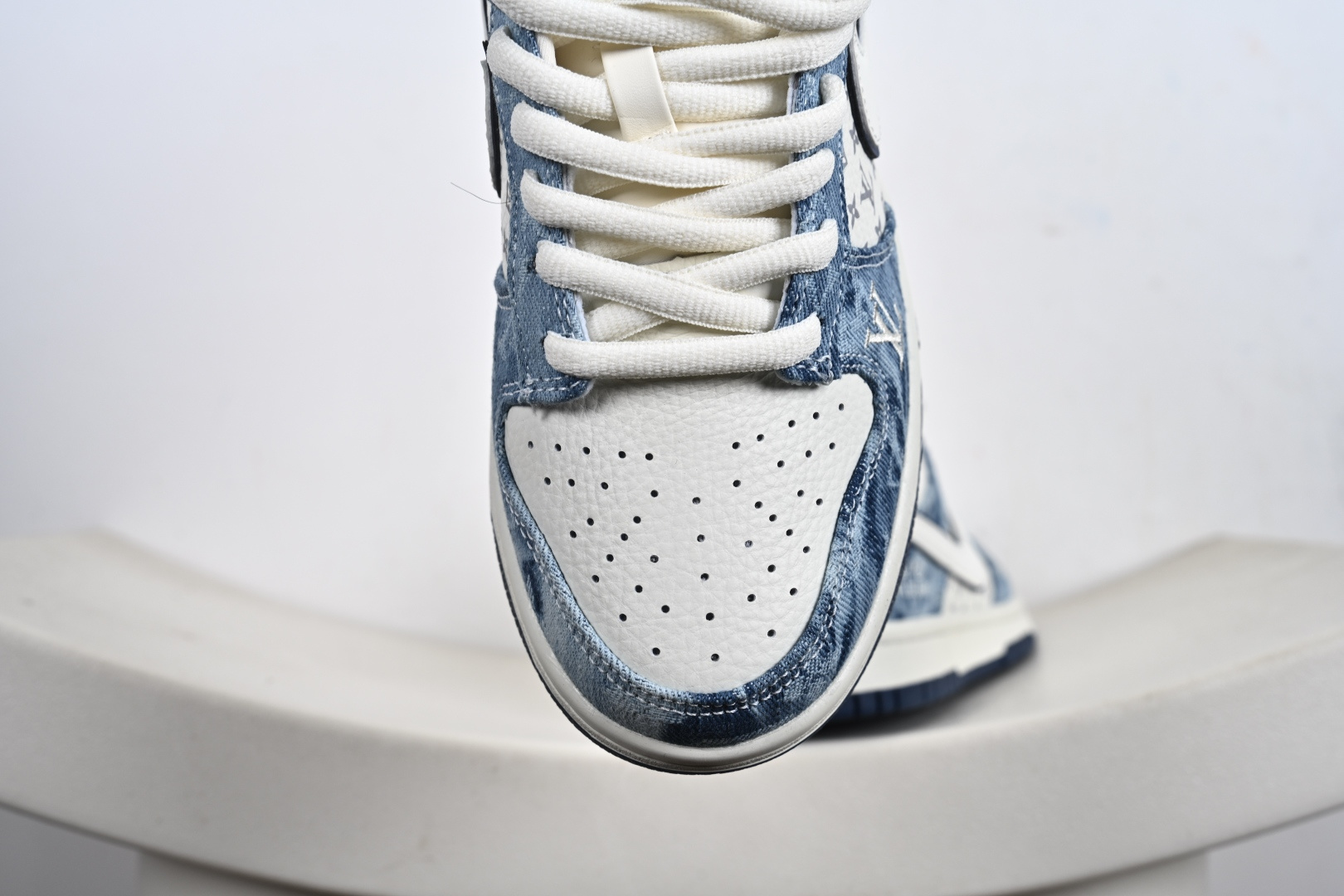 Nike DUNK Low LV联名 低帮休闲板鞋 YF9511-903