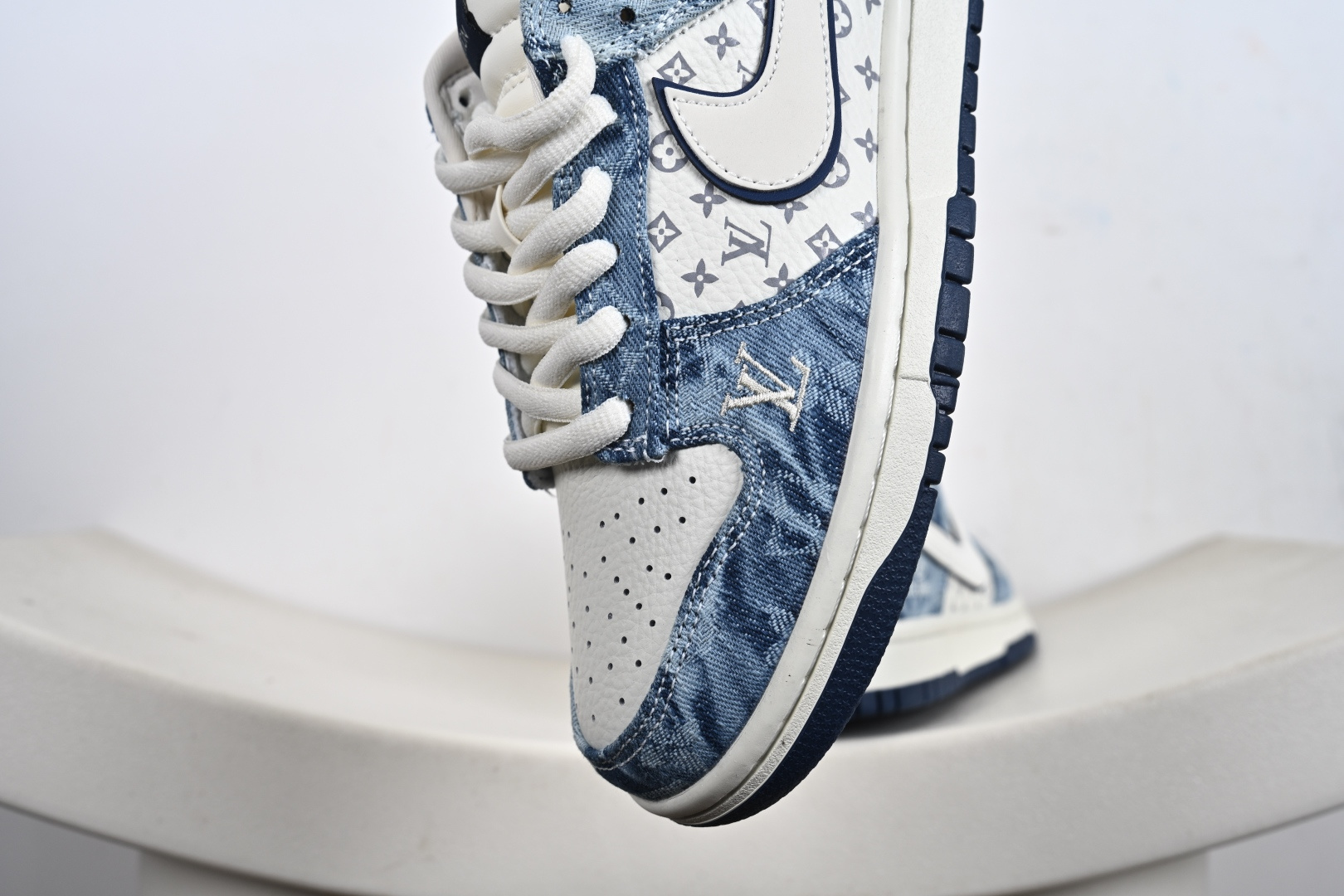 Nike DUNK Low LV联名 低帮休闲板鞋 YF9511-903