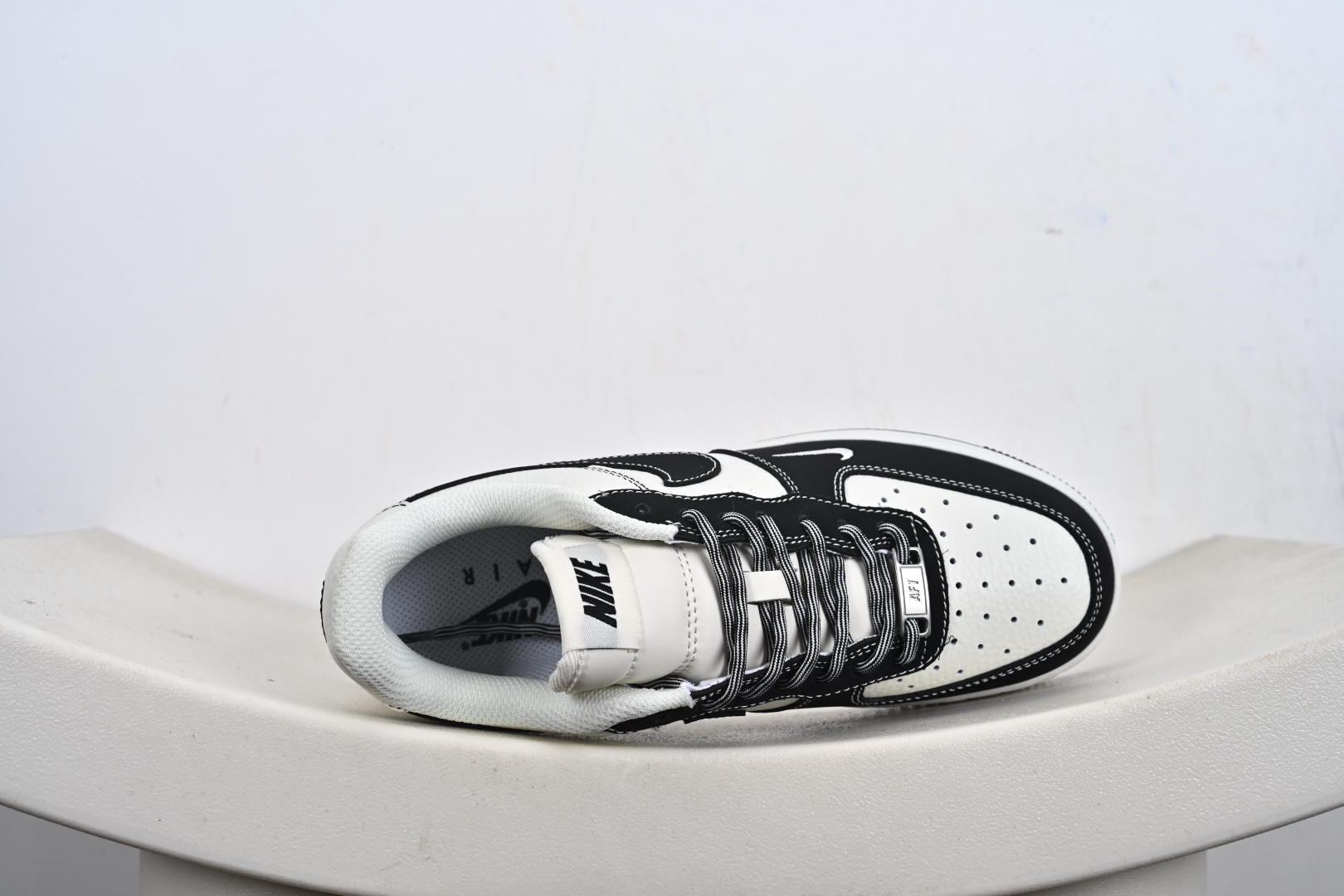 定制版 NIke Air Force 1 '07 Low NIKE--经典黑白 空军一号低帮 运动鞋 NH0601-574