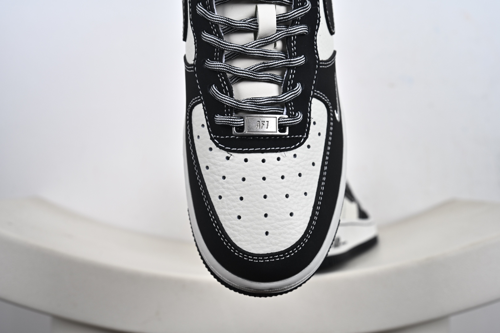 定制版 NIke Air Force 1 '07 Low NIKE--经典黑白 空军一号低帮 运动鞋 NH0601-574