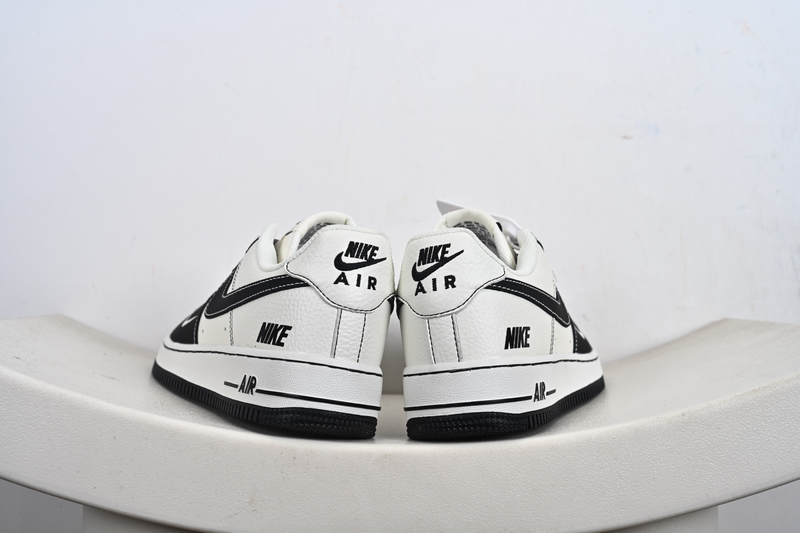 定制版 NIke Air Force 1 '07 Low NIKE--经典黑白 空军一号低帮 运动鞋 NH0601-574