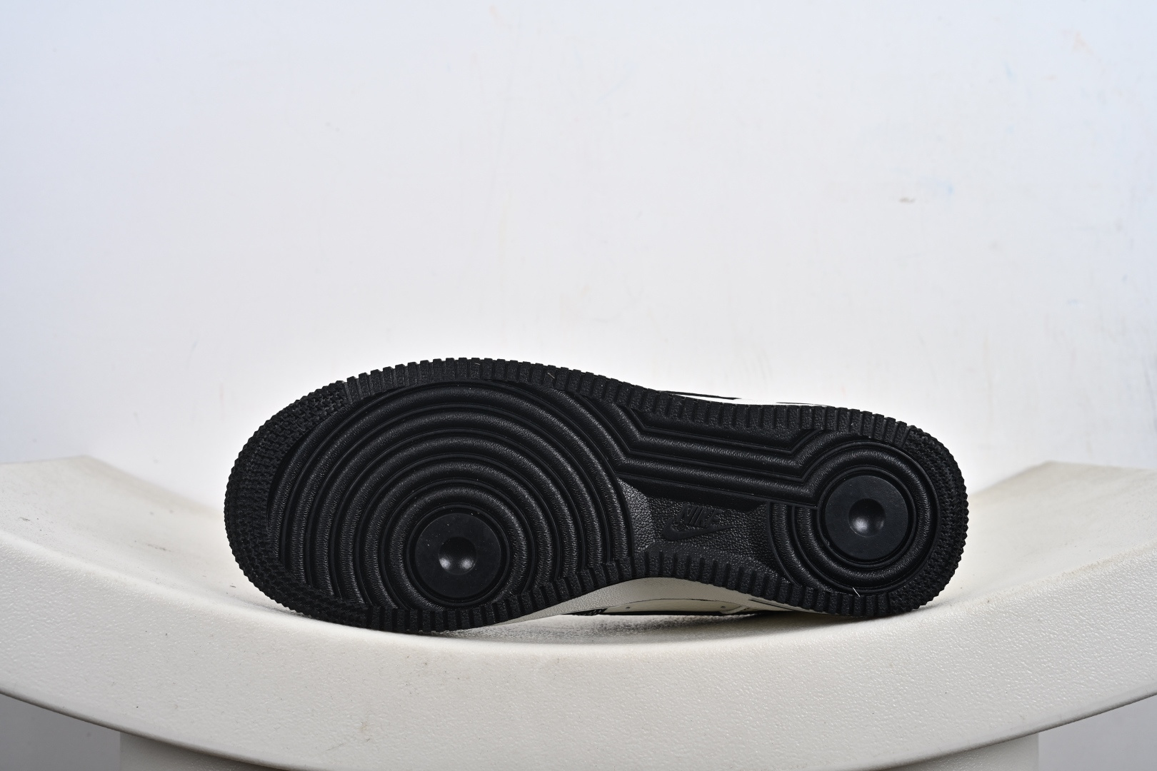 定制版 NIke Air Force 1 '07 Low NIKE--经典黑白 空军一号低帮 运动鞋 NH0601-574